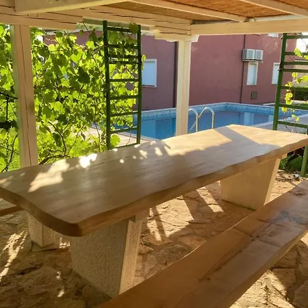La Casa De Papel Villa Buje