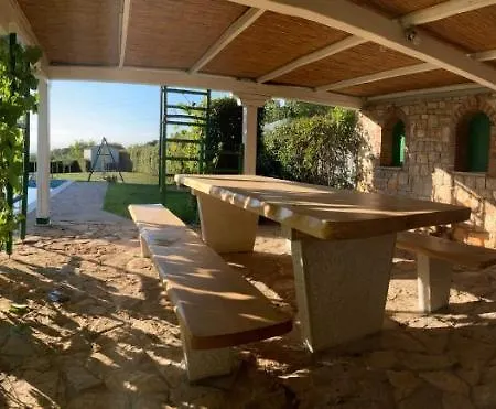 Villa La Casa De Papel Buje