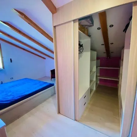 Villa La Casa De Papel Buje
